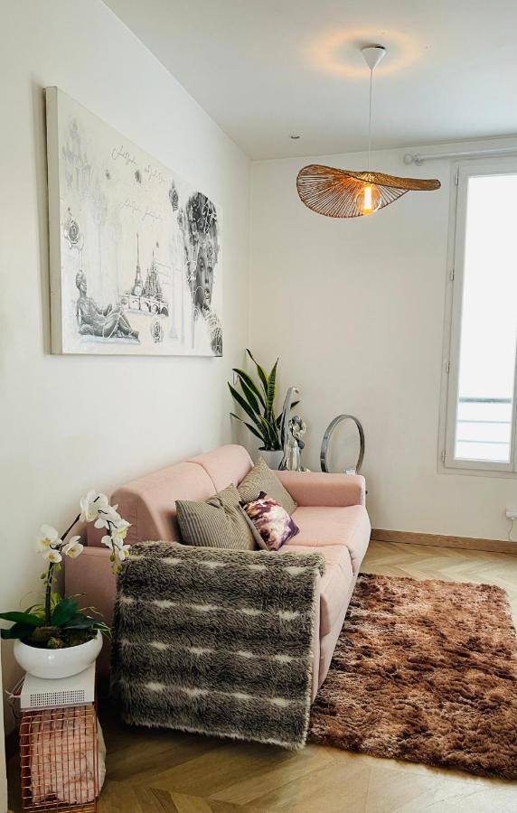 Apartamento Le Nid Douillet De Patricia París Exterior foto